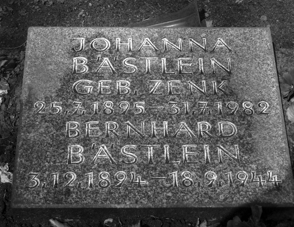 4283 Grabstein Johanna Baestlein