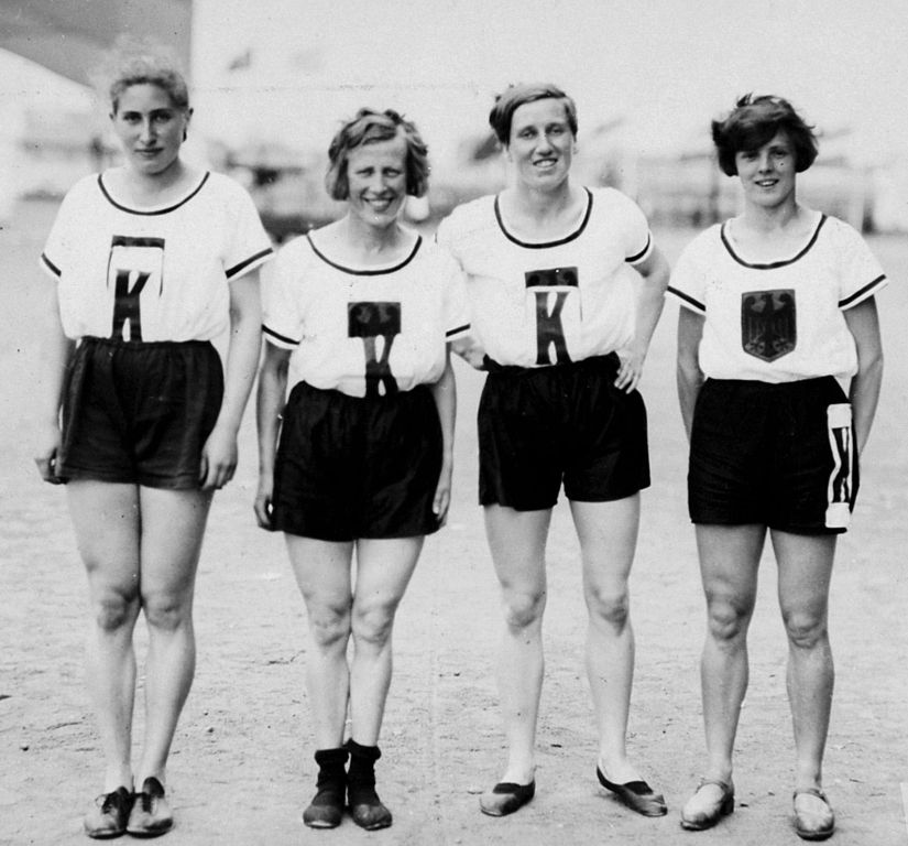 4068 German Women 4x100m Team 1928 Olympics