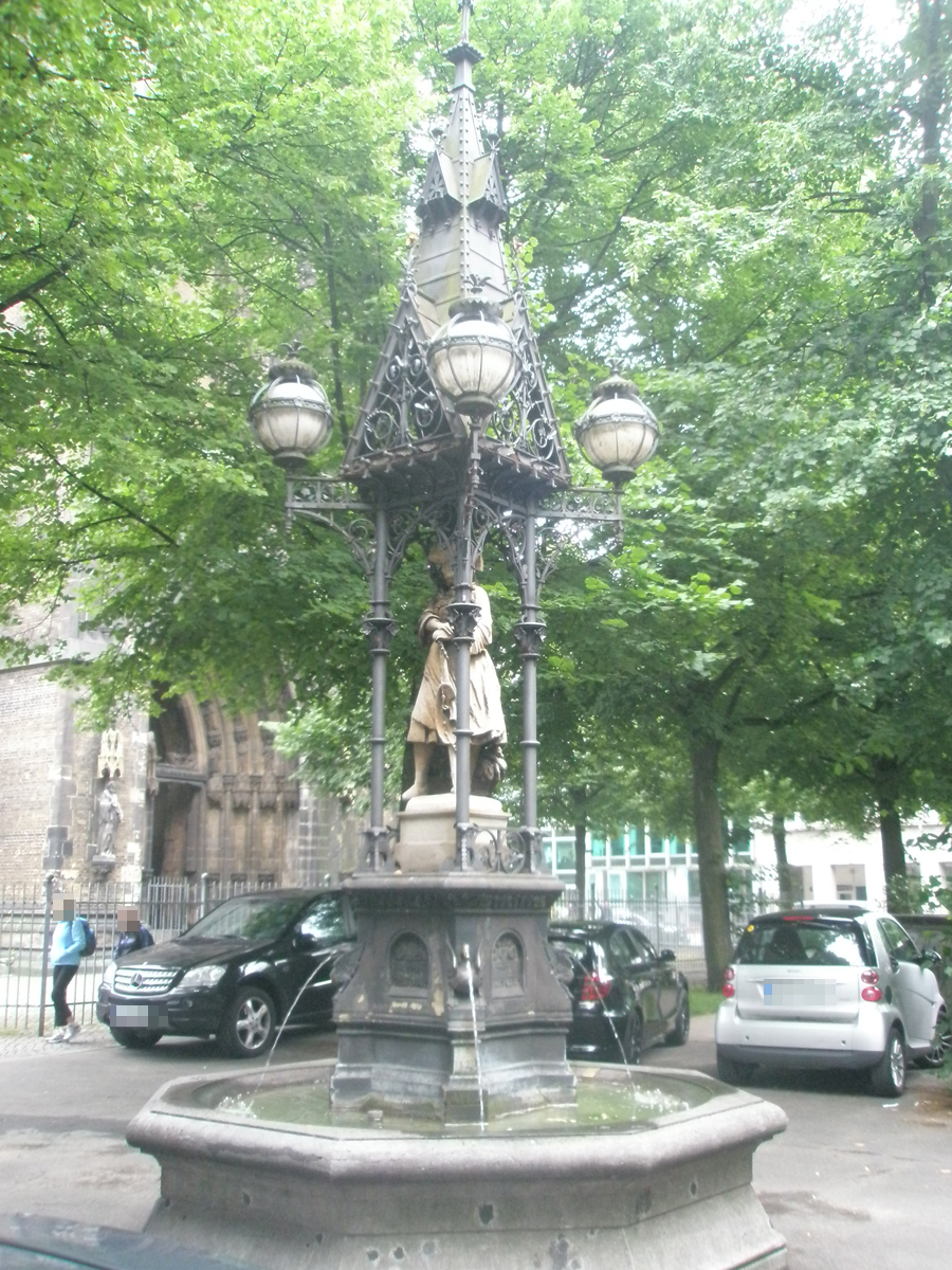 3792 Vierlaenderin Brunnen